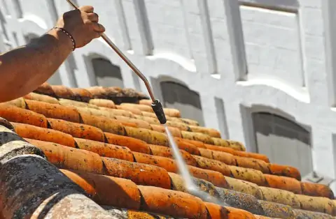 Nettoyage de toitures - Arbouans